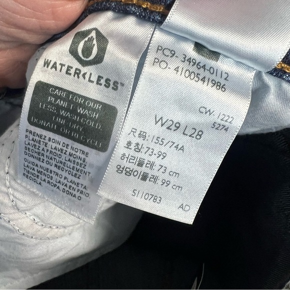 🆕 Levi’s Dark Wash Wedgie Straight Fit Jeans NEW SZ 29/8 - Picture 8 of 8